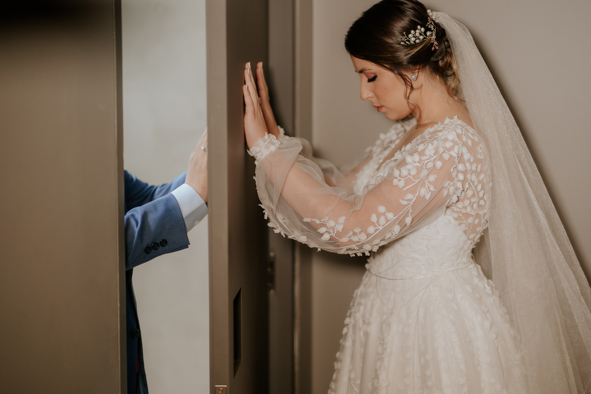 wedding, casamento, pre-wedding, pré-wedding, cerimônia religiosa, cerimônia em buffet, casamento em buffet, ensaio pós-casamento, ensaio industrial, fotos de noivos, noivos, estação 840, noivos cenário industrial