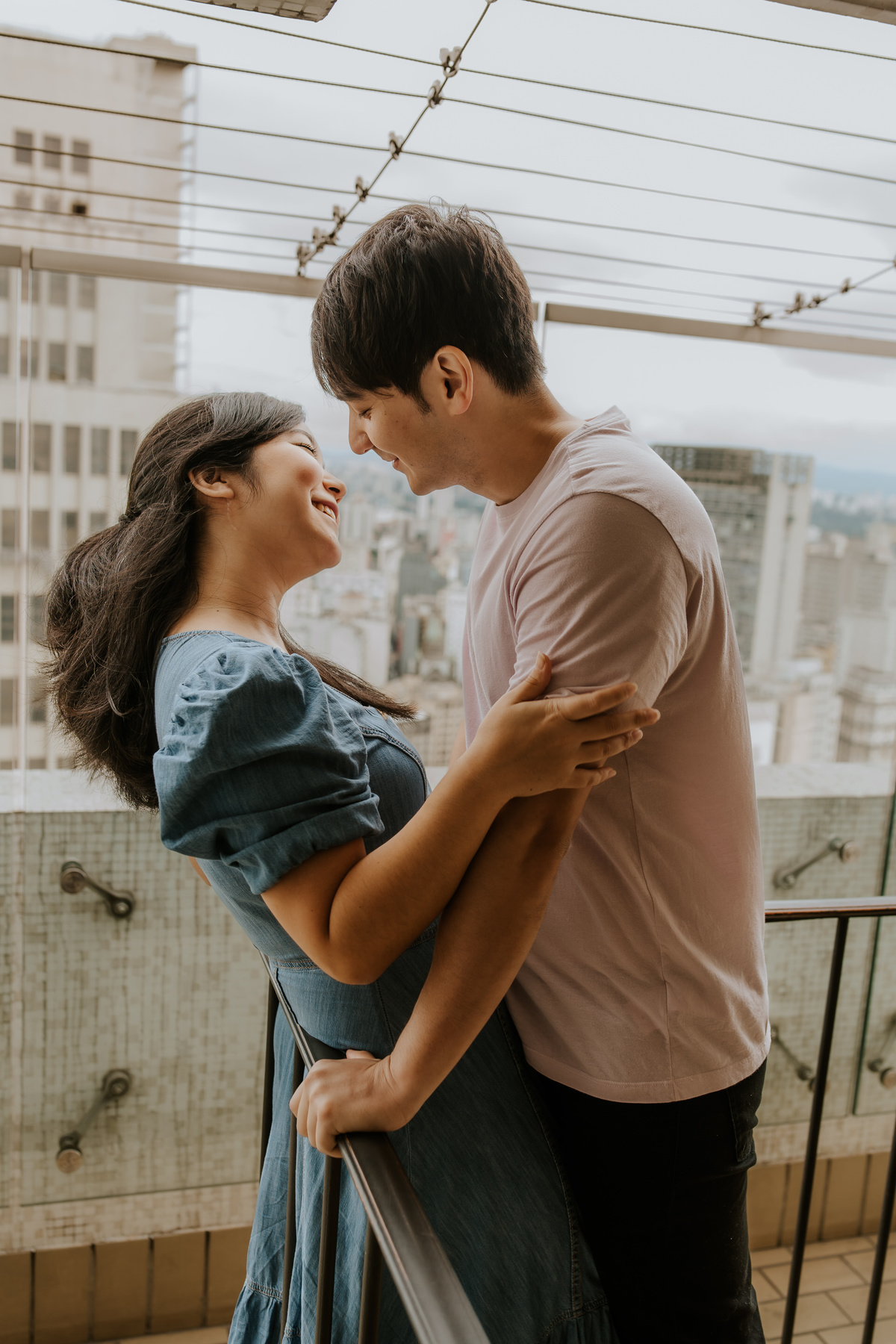 ensaio, prewedding, pré-wedding, wedding, casamento, ensaio fotográfico, ensaio fotográfico de casal, ensaio de foto, ensaio de foto de casal, noivos, foto de noivos, farol santander, casal oriental, fotos de casal oriental, ensaio fotográfico em sp