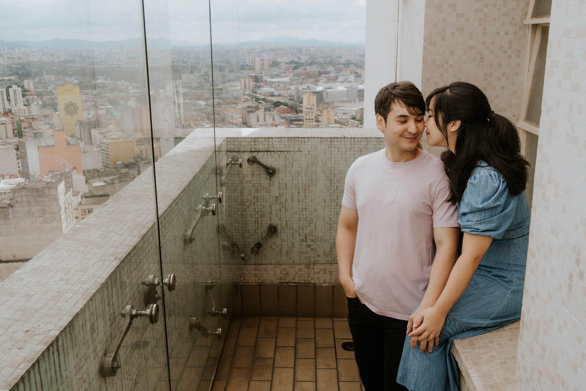 ensaio, prewedding, pré-wedding, wedding, casamento, ensaio fotográfico, ensaio fotográfico de casal, ensaio de foto, ensaio de foto de casal, noivos, foto de noivos, farol santander, casal oriental, fotos de casal oriental, ensaio fotográfico em sp