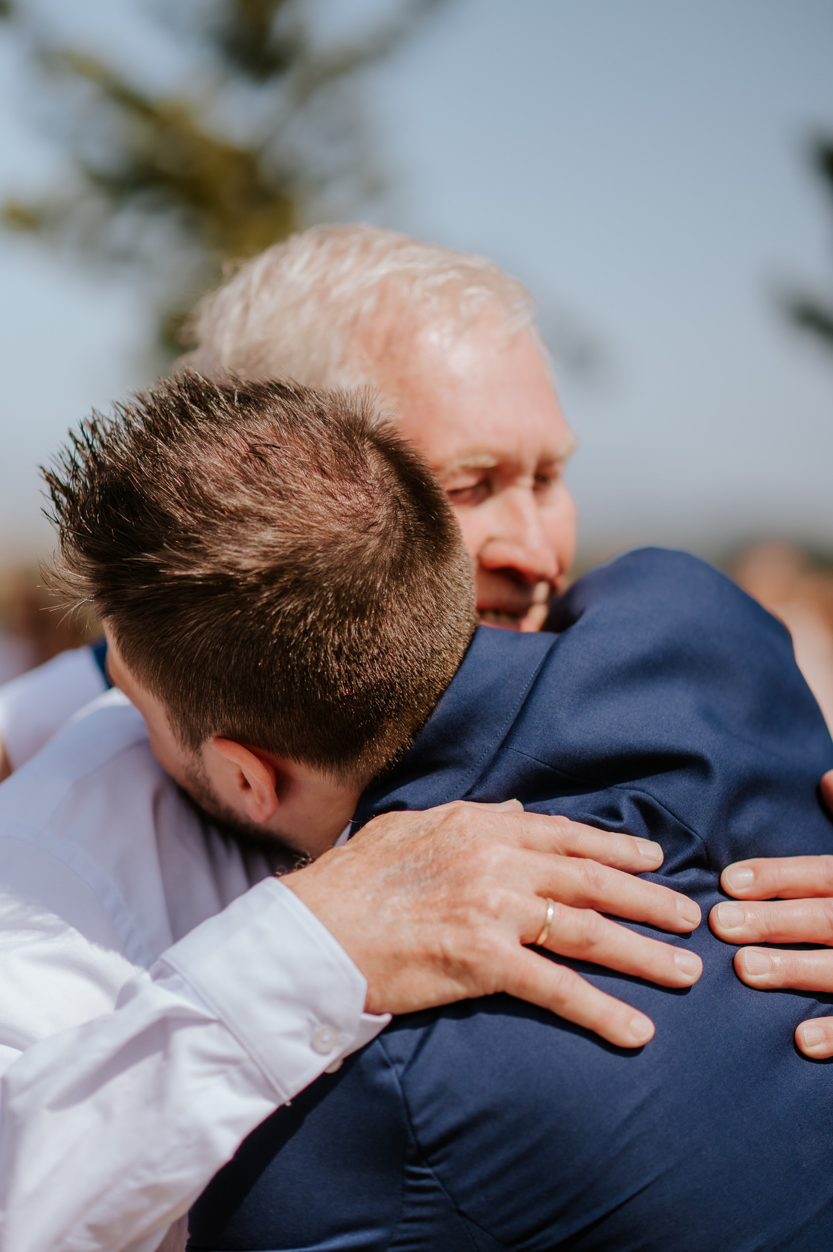 casamento no campo, casamento ao ar livre, cerimônia externa, dia da noiva, casamento emocionante, dress, bride, wedding dresses, vestido de noiva, sapato de noiva sem salto, chez bisutti club med, wedding, casamento, foto de casamento