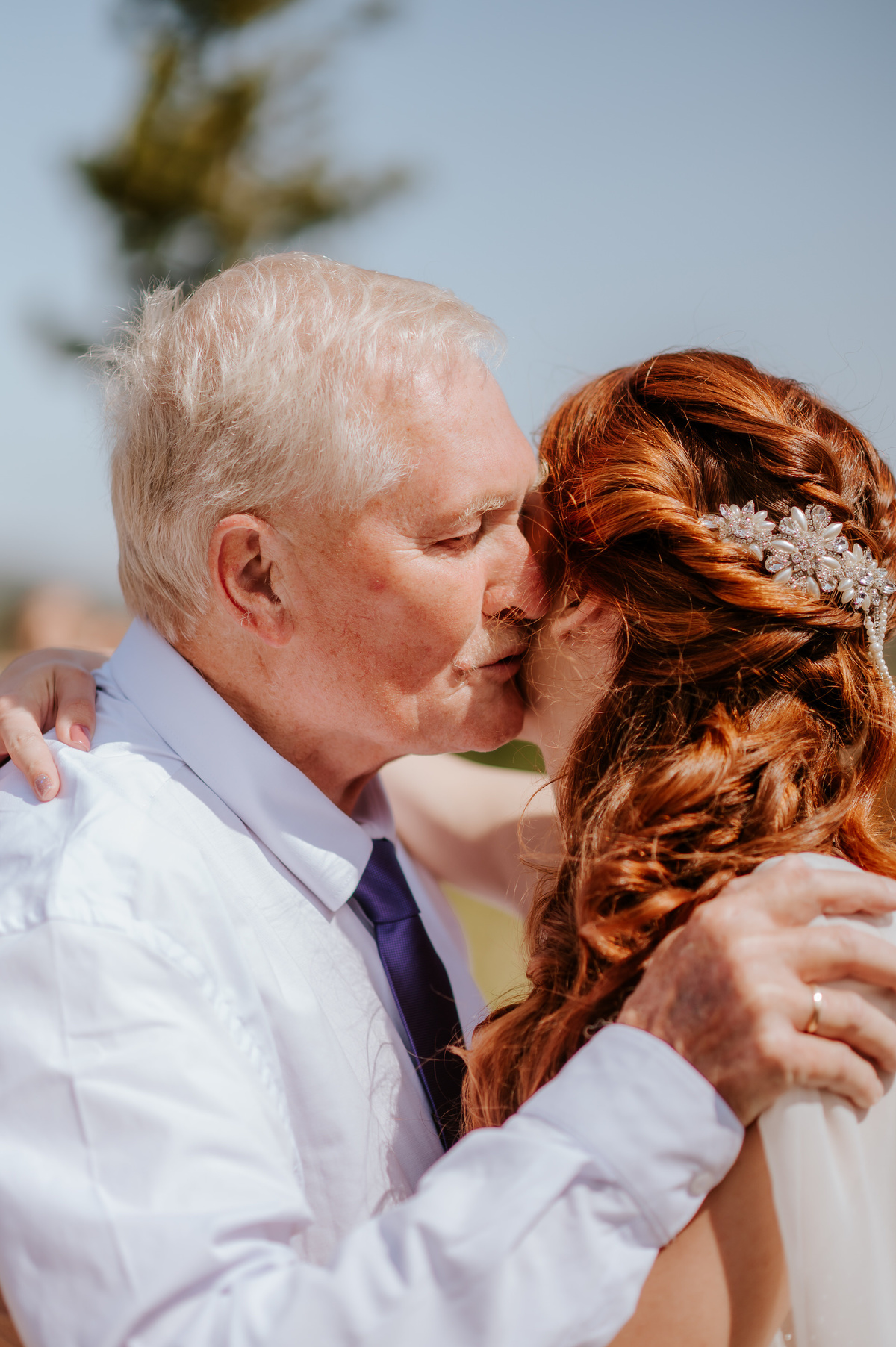 casamento no campo, casamento ao ar livre, cerimônia externa, dia da noiva, casamento emocionante, dress, bride, wedding dresses, vestido de noiva, sapato de noiva sem salto, chez bisutti club med, wedding, casamento, foto de casamento