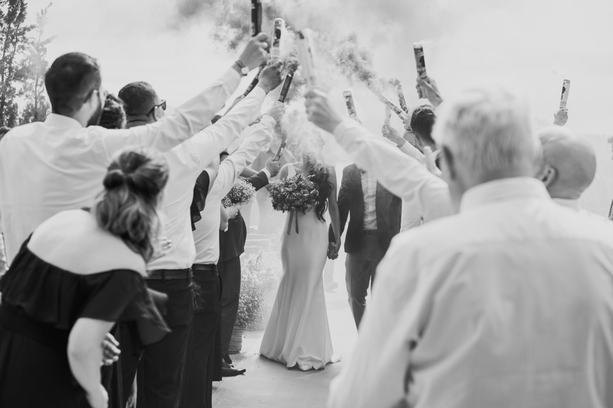 casamento no campo, casamento ao ar livre, cerimônia externa, dia da noiva, casamento emocionante, dress, bride, wedding dresses, vestido de noiva, sapato de noiva sem salto, chez bisutti club med, wedding, casamento, foto de casamento