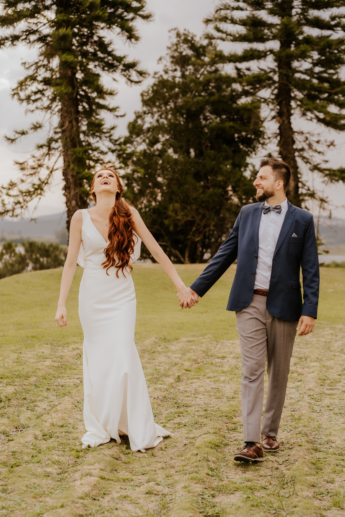 casamento no campo, casamento ao ar livre, cerimônia externa, dia da noiva, casamento emocionante, dress, bride, wedding dresses, vestido de noiva, sapato de noiva sem salto, chez bisutti club med, wedding, casamento, foto de casamento