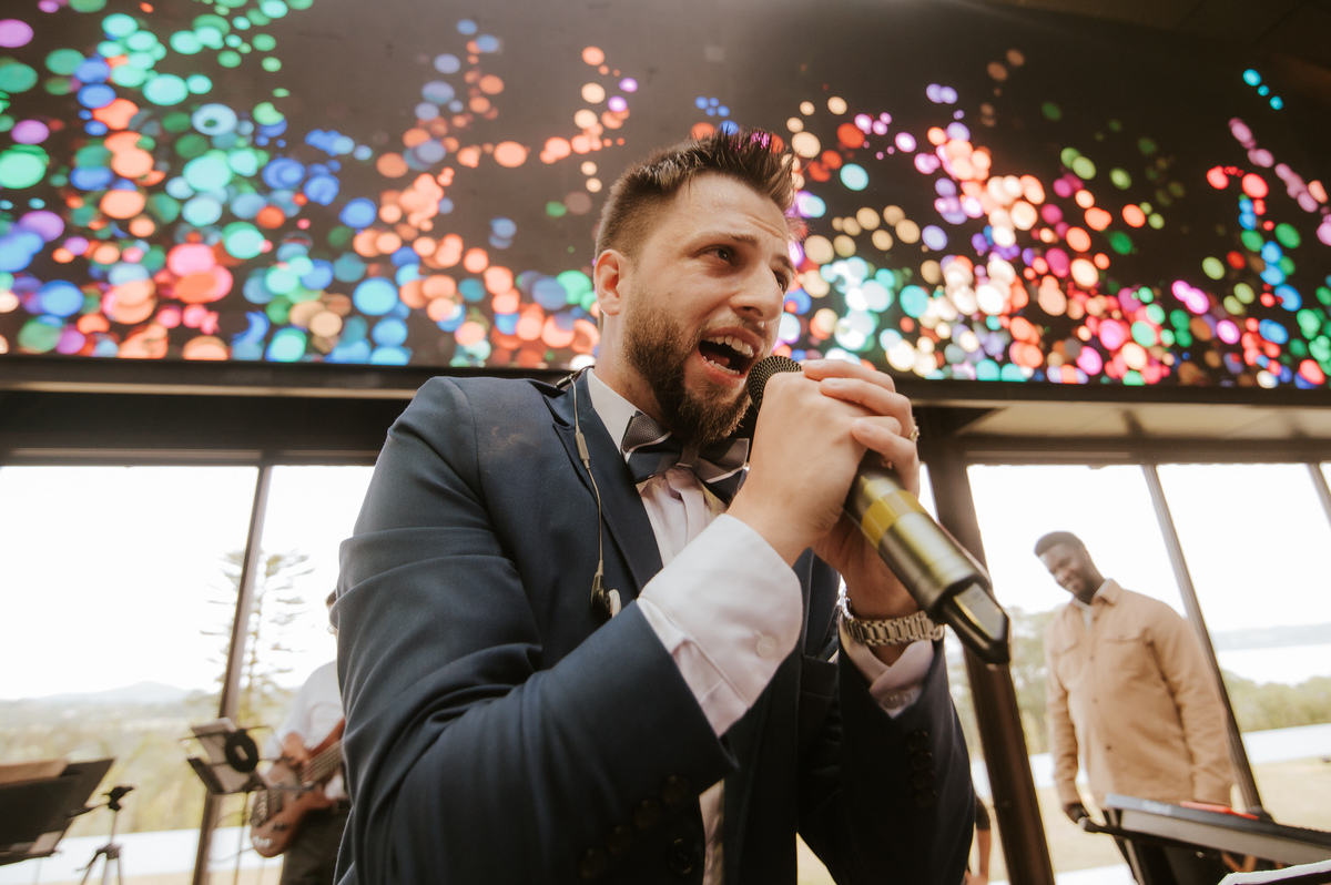 casamento no campo, casamento ao ar livre, cerimônia externa, dia da noiva, casamento emocionante, dress, bride, wedding dresses, vestido de noiva, sapato de noiva sem salto, chez bisutti club med, wedding, casamento, foto de casamento