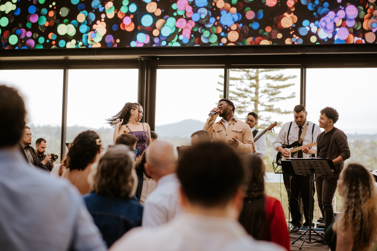 casamento no campo, casamento ao ar livre, cerimônia externa, dia da noiva, casamento emocionante, dress, bride, wedding dresses, vestido de noiva, sapato de noiva sem salto, chez bisutti club med, wedding, casamento, foto de casamento