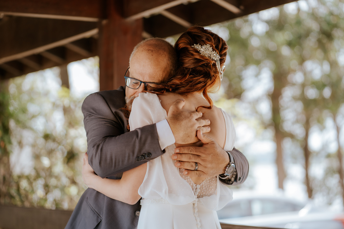 casamento no campo, casamento ao ar livre, cerimônia externa, dia da noiva, casamento emocionante, dress, bride, wedding dresses, vestido de noiva, sapato de noiva sem salto, chez bisutti club med, wedding, casamento, foto de casamento
