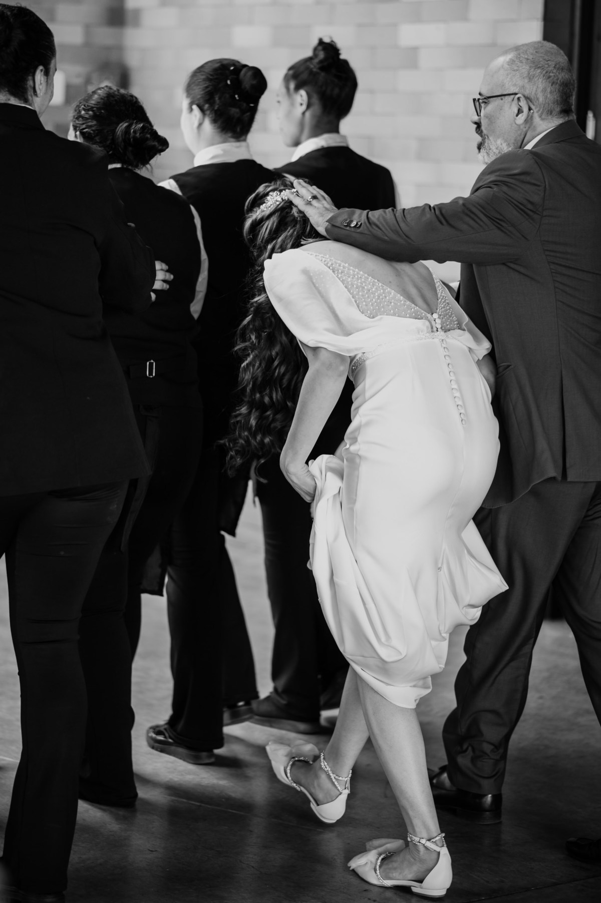 casamento no campo, casamento ao ar livre, cerimônia externa, dia da noiva, casamento emocionante, dress, bride, wedding dresses, vestido de noiva, sapato de noiva sem salto, chez bisutti club med, wedding, casamento, foto de casamento