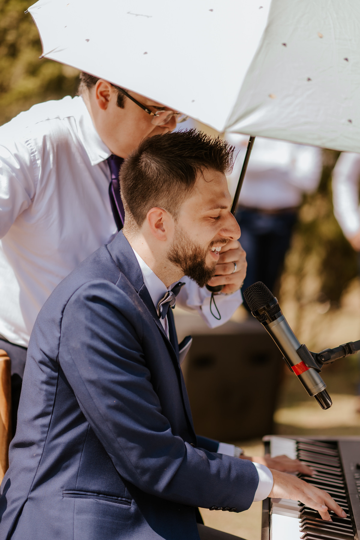 casamento no campo, casamento ao ar livre, cerimônia externa, dia da noiva, casamento emocionante, dress, bride, wedding dresses, vestido de noiva, sapato de noiva sem salto, chez bisutti club med, wedding, casamento, foto de casamento