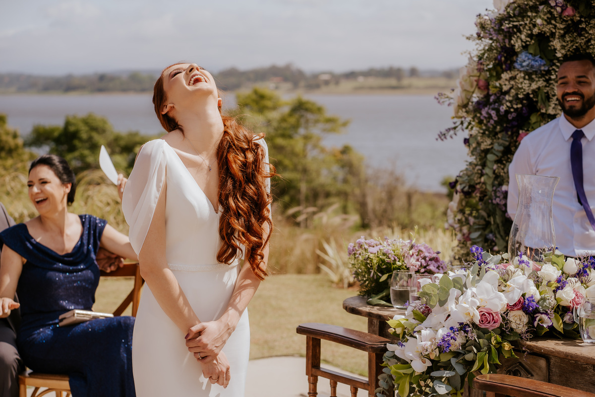 casamento no campo, casamento ao ar livre, cerimônia externa, dia da noiva, casamento emocionante, dress, bride, wedding dresses, vestido de noiva, sapato de noiva sem salto, chez bisutti club med, wedding, casamento, foto de casamento