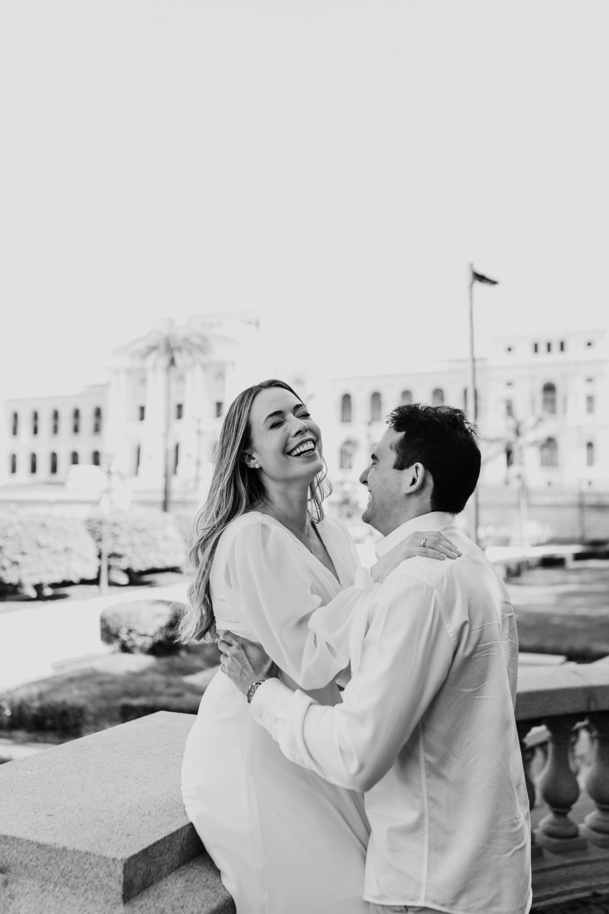 pre-wedding, prewedding, ensaio de casal, ensaio de foto de casal, ensaio fotográfico de casal, ensaio de fotos de noivos, noivos, foto de casamento, fotografia de casamento, fotos de casal no museu do ipiranga, museu do ipiranga