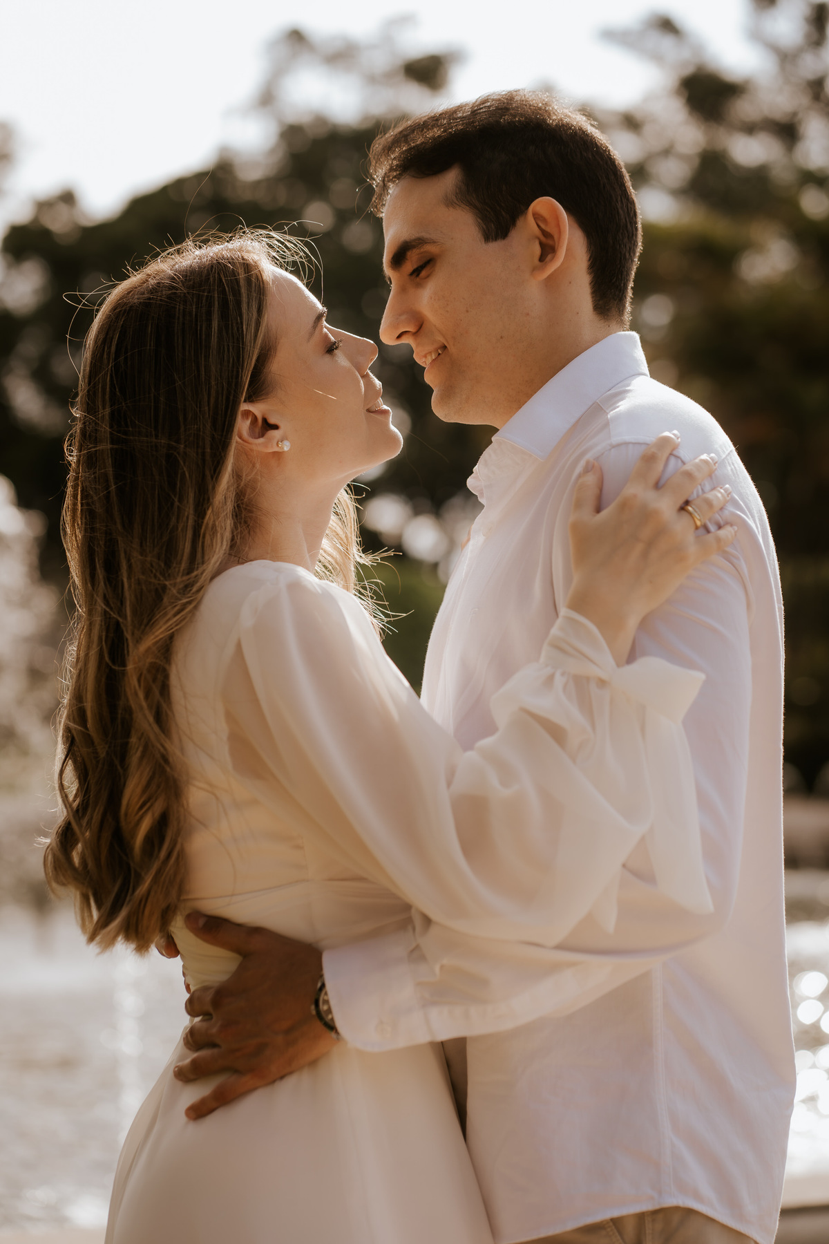 pre-wedding, prewedding, ensaio de casal, ensaio de foto de casal, ensaio fotográfico de casal, ensaio de fotos de noivos, noivos, foto de casamento, fotografia de casamento, fotos de casal no museu do ipiranga, museu do ipiranga