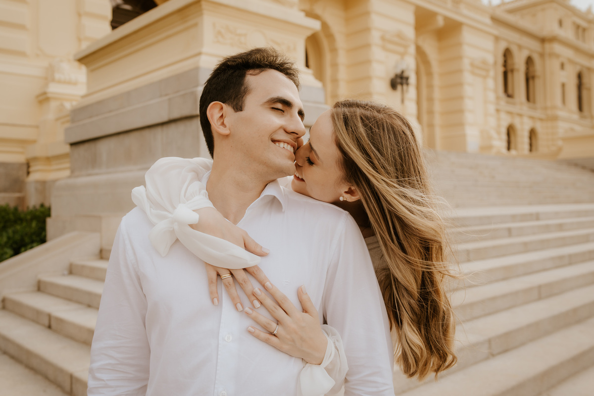 pre-wedding, prewedding, ensaio de casal, ensaio de foto de casal, ensaio fotográfico de casal, ensaio de fotos de noivos, noivos, foto de casamento, fotografia de casamento, fotos de casal no museu do ipiranga, museu do ipiranga