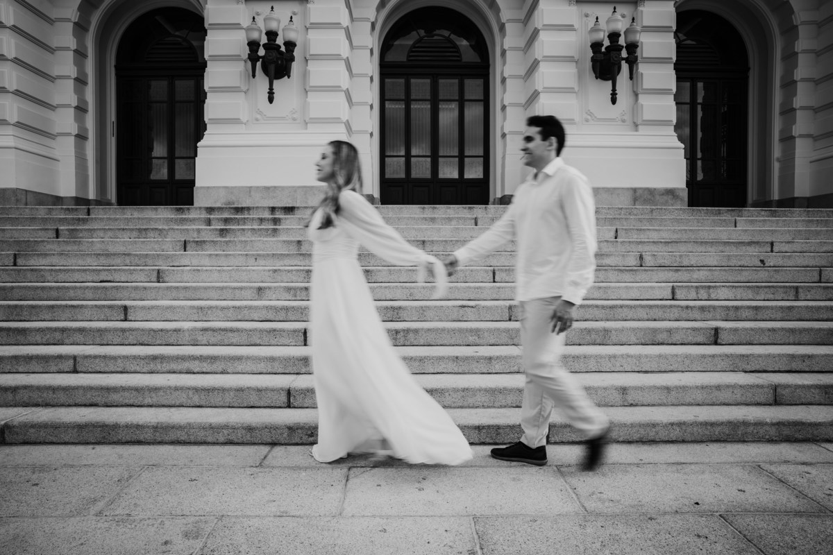 pre-wedding, prewedding, ensaio de casal, ensaio de foto de casal, ensaio fotográfico de casal, ensaio de fotos de noivos, noivos, foto de casamento, fotografia de casamento, fotos de casal no museu do ipiranga, museu do ipiranga