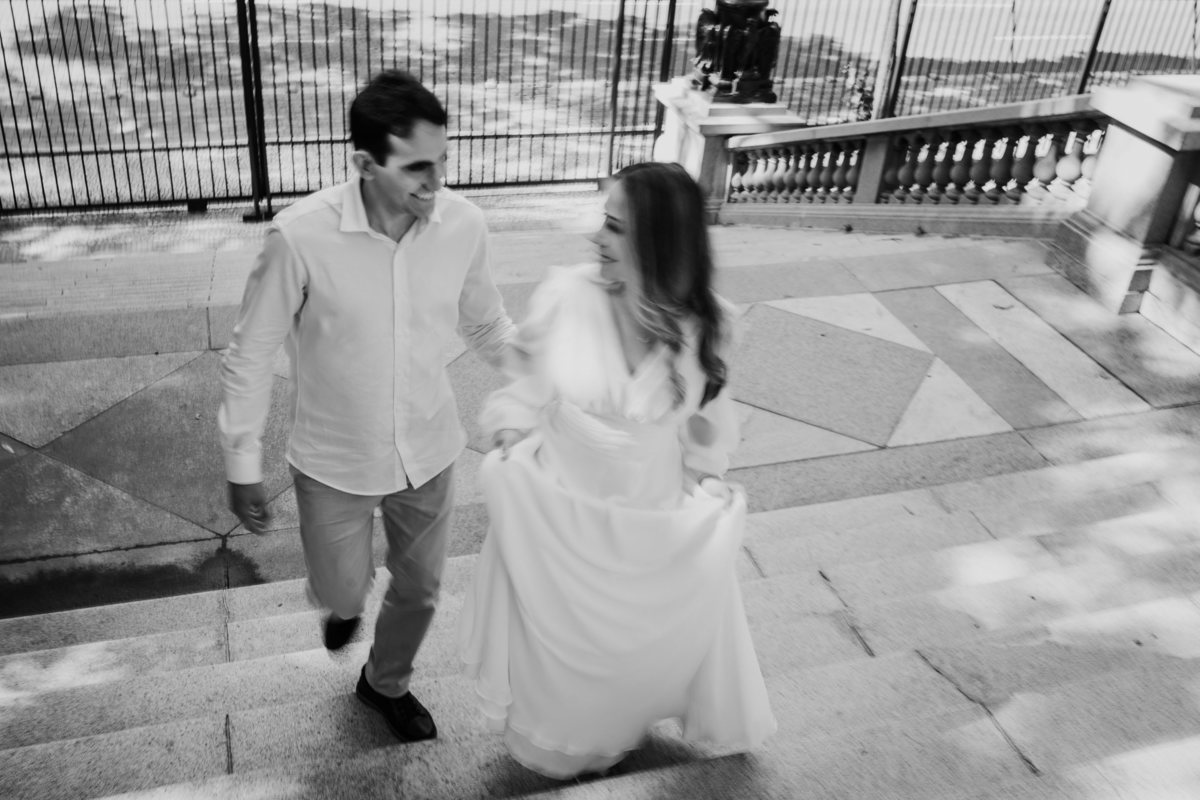 pre-wedding, prewedding, ensaio de casal, ensaio de foto de casal, ensaio fotográfico de casal, ensaio de fotos de noivos, noivos, foto de casamento, fotografia de casamento, fotos de casal no museu do ipiranga, museu do ipiranga