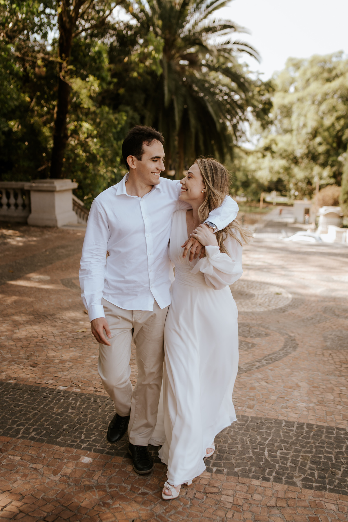pre-wedding, prewedding, ensaio de casal, ensaio de foto de casal, ensaio fotográfico de casal, ensaio de fotos de noivos, noivos, foto de casamento, fotografia de casamento, fotos de casal no museu do ipiranga, museu do ipiranga