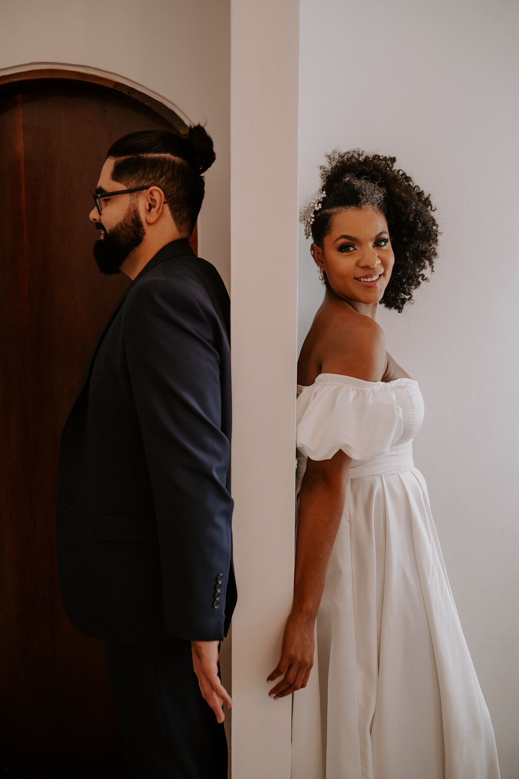 wedding, casamento, mini wedding, casamento em casa, micro wedding, dia da noiva, first touch, casamento intimista, casamento simples em família, festa de casamento no quintal, cerimônia de casamento no quintal, bride, wedding dress