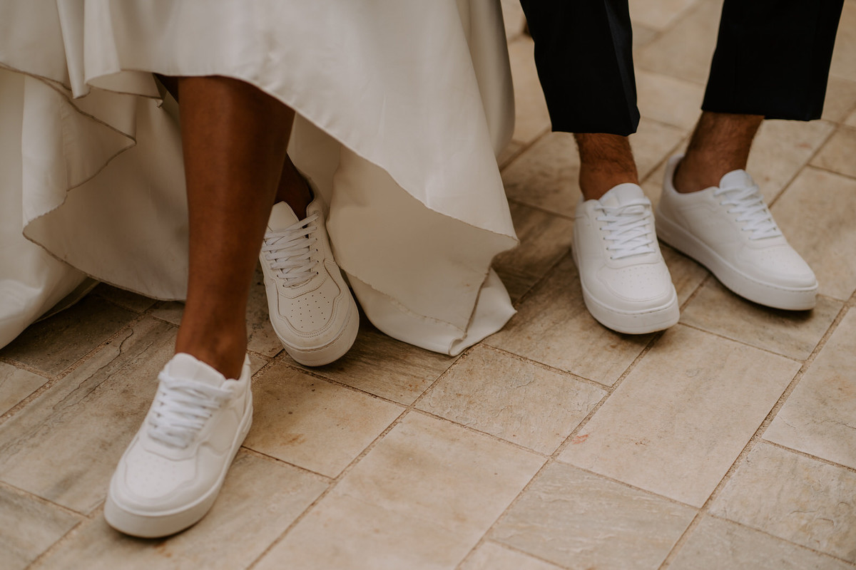 wedding, casamento, mini wedding, casamento em casa, micro wedding, dia da noiva, first touch, casamento intimista, casamento simples em família, festa de casamento no quintal, cerimônia de casamento no quintal, bride, wedding dress