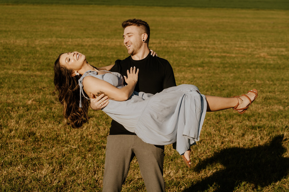 wedding, prewedding, pre-wedding, casamento, ensaio de casal, ensaio fotográfico de casal, ensaio fotográfico de noivos, noivos, noiva, anel de noivado, fotos de casal, ensaio fotográfico em holambra, fotos em holambra