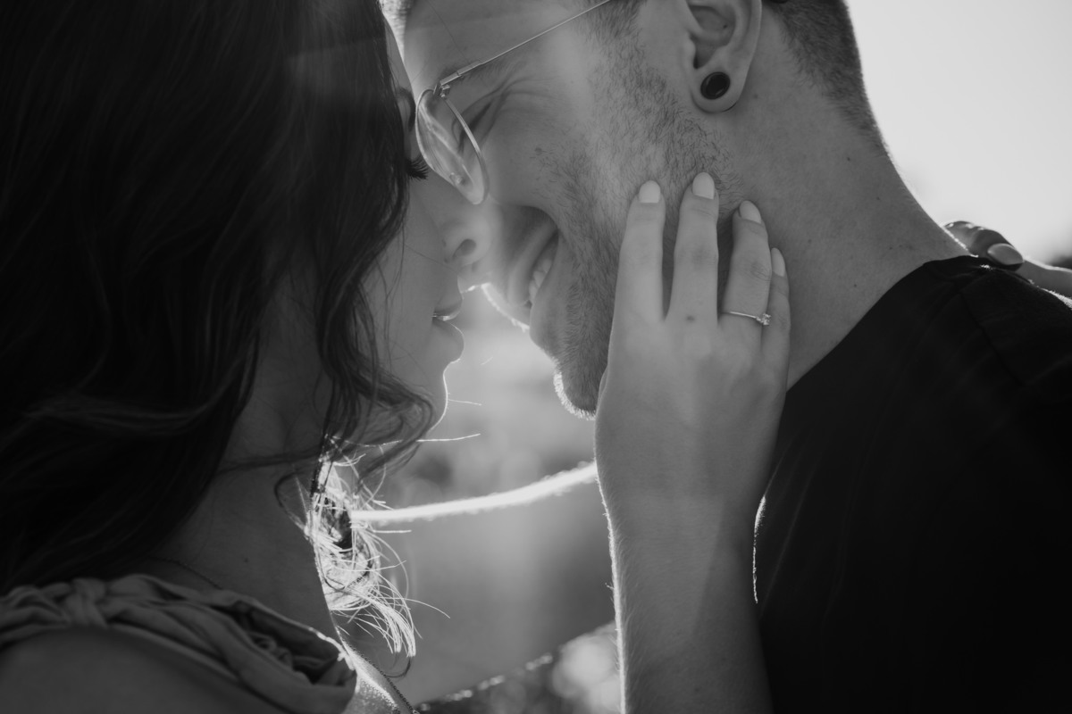 wedding, prewedding, pre-wedding, casamento, ensaio de casal, ensaio fotográfico de casal, ensaio fotográfico de noivos, noivos, noiva, anel de noivado, fotos de casal, ensaio fotográfico em holambra, fotos em holambra