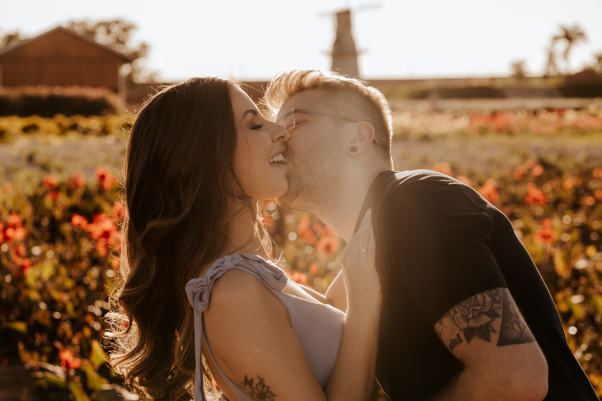 wedding, prewedding, pre-wedding, casamento, ensaio de casal, ensaio fotográfico de casal, ensaio fotográfico de noivos, noivos, noiva, anel de noivado, fotos de casal, ensaio fotográfico em holambra, fotos em holambra