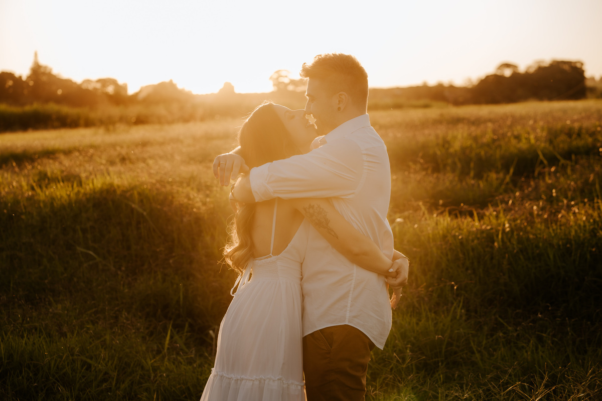 wedding, prewedding, pre-wedding, casamento, ensaio de casal, ensaio fotográfico de casal, ensaio fotográfico de noivos, noivos, noiva, anel de noivado, fotos de casal, ensaio fotográfico em holambra, fotos em holambra