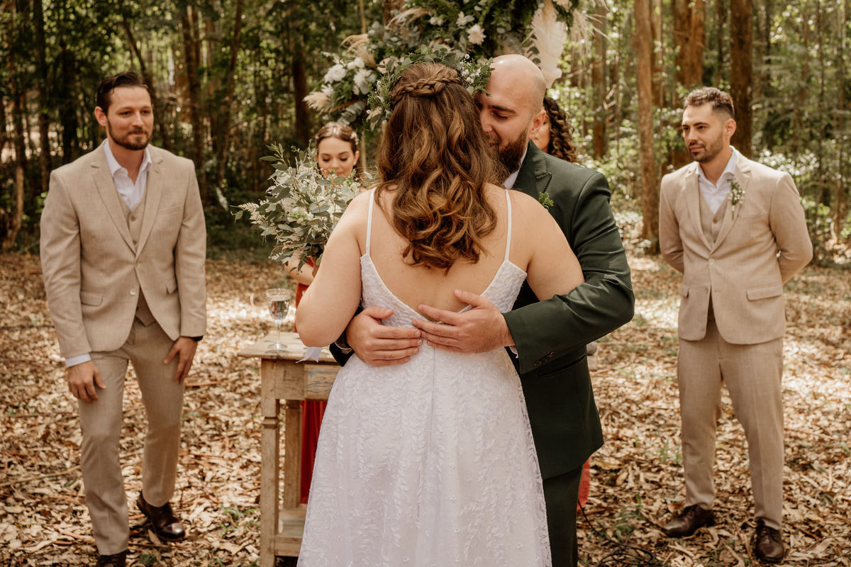 wedding, wedding folk, casamento, casamento folk, casamento rústico, ritual das fitas, handfasting, estilo folk, casamento criativo, casamento original, casamento externo, casamento no campo, campo de eucalípto, casa ventura