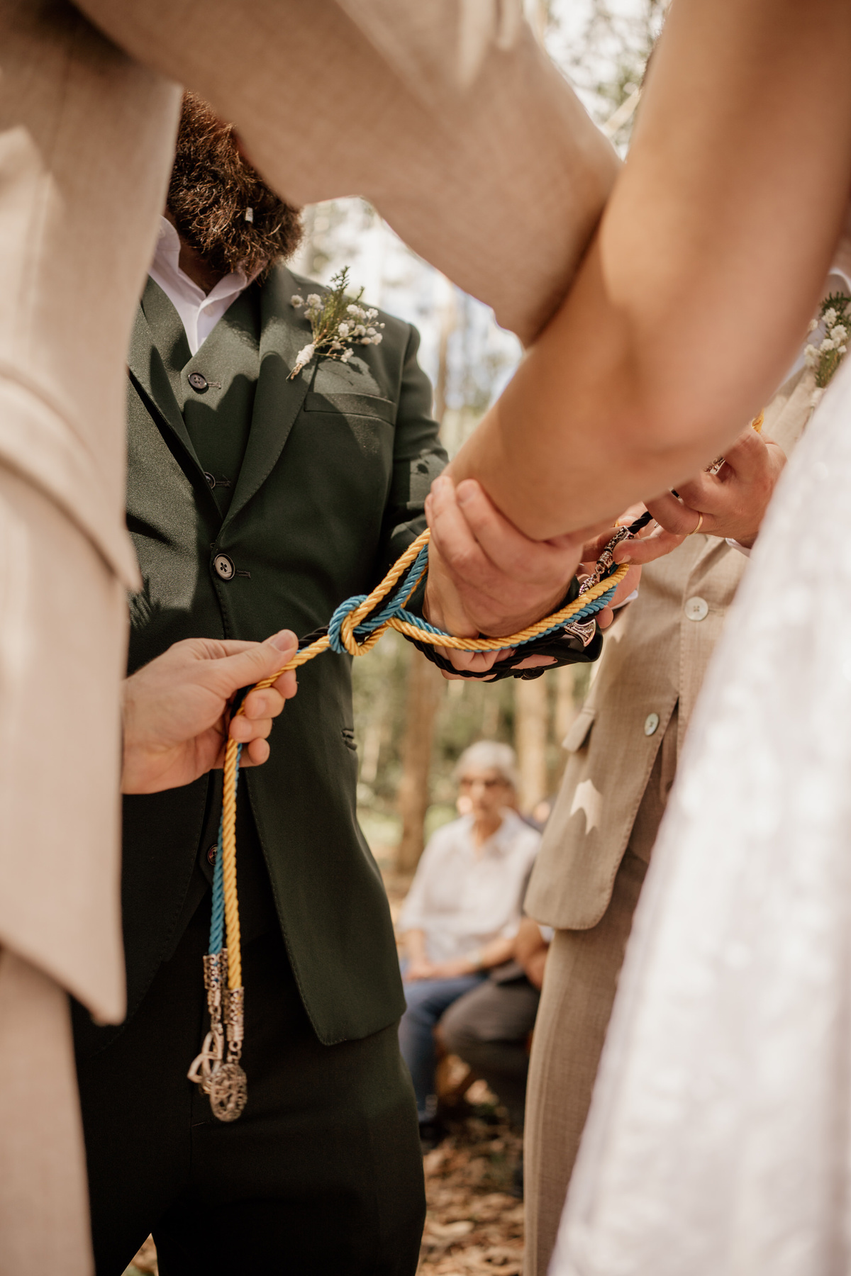 wedding, wedding folk, casamento, casamento folk, casamento rústico, ritual das fitas, handfasting, estilo folk, casamento criativo, casamento original, casamento externo, casamento no campo, campo de eucalípto, casa ventura