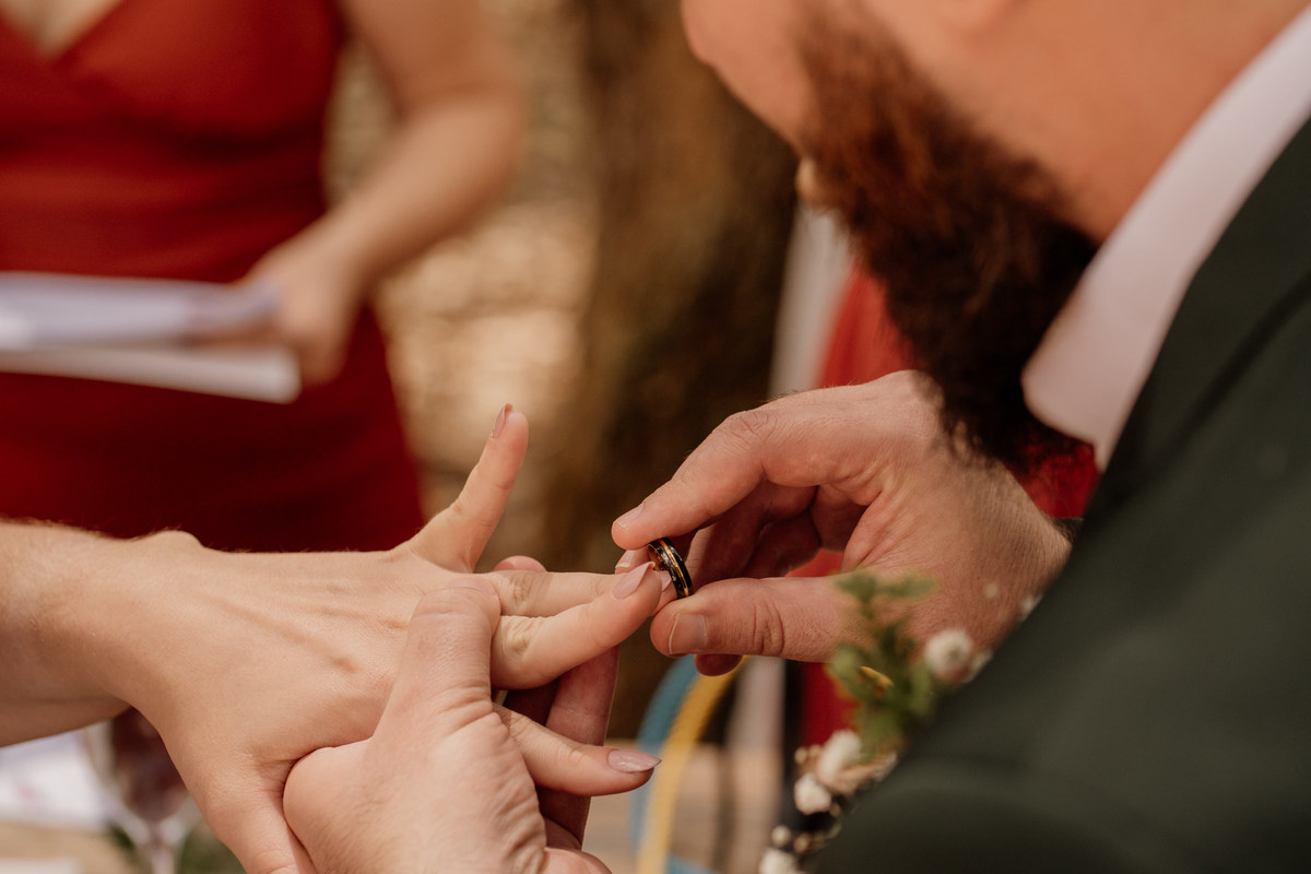 wedding, wedding folk, casamento, casamento folk, casamento rústico, ritual das fitas, handfasting, estilo folk, casamento criativo, casamento original, casamento externo, casamento no campo, campo de eucalípto, casa ventura