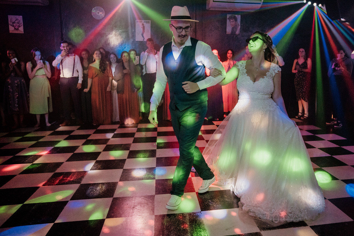 casamento, wedding, noiva, dia da noiva, bride, vestido de noiva, maquiagem de noiva, cerimônia de casamento, dia do noivo, casamento externo, casamento no campo, recanto flor da vila, dança dos noivos