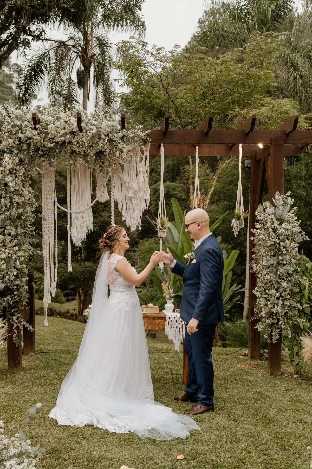 casamento, wedding, noiva, dia da noiva, bride, vestido de noiva, maquiagem de noiva, cerimônia de casamento, dia do noivo, casamento externo, casamento no campo, recanto flor da vila, dança dos noivos