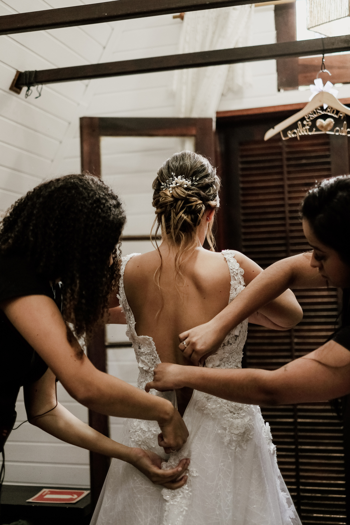casamento, wedding, noiva, dia da noiva, bride, vestido de noiva, maquiagem de noiva, cerimônia de casamento, dia do noivo, casamento externo, casamento no campo, espaço la forêt, madrinhas