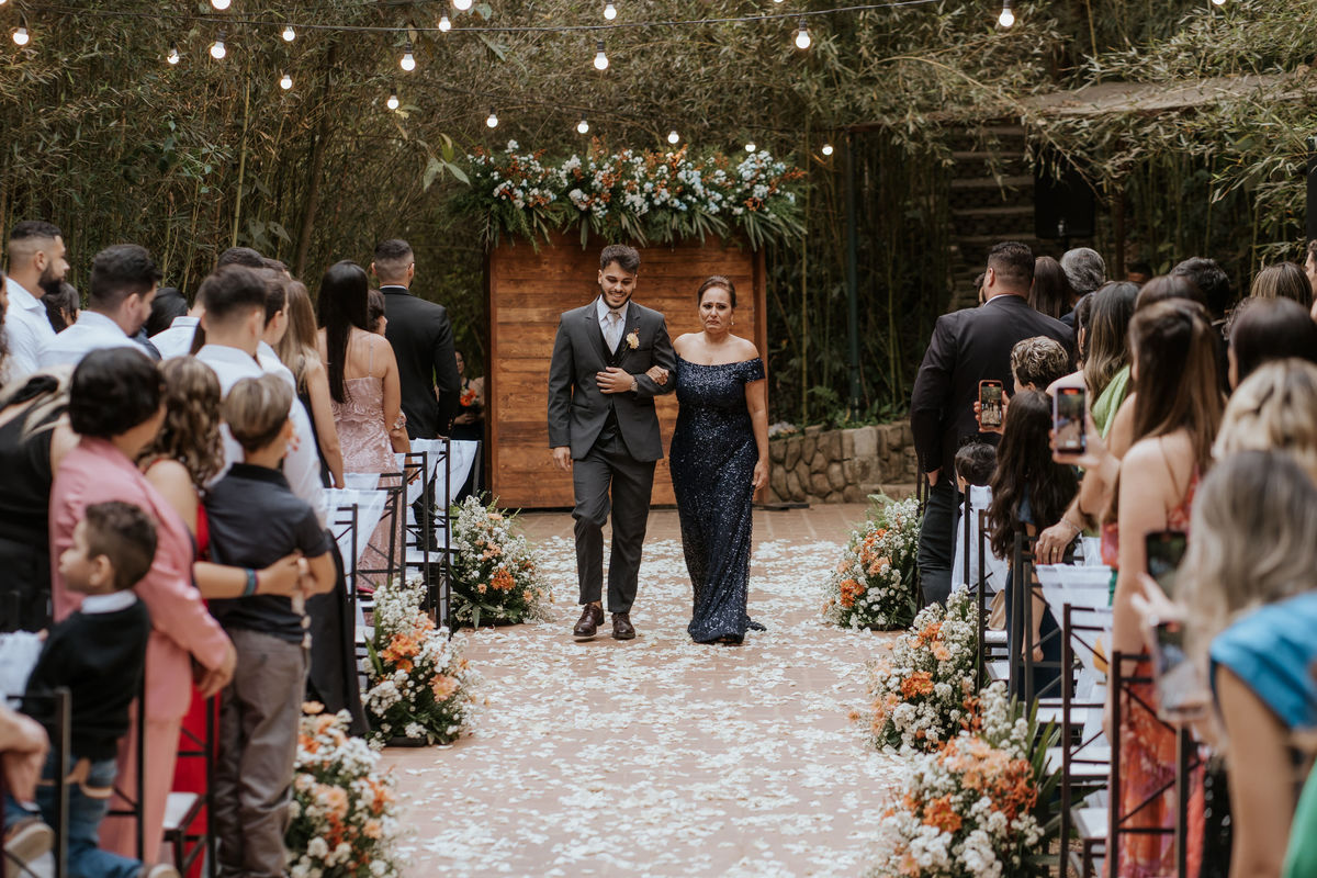casamento, wedding, noiva, dia da noiva, bride, vestido de noiva, maquiagem de noiva, cerimônia de casamento, dia do noivo, casamento externo, casamento no campo, espaço la forêt, madrinhas
