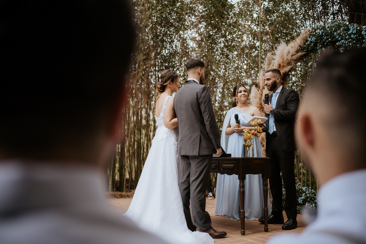 casamento, wedding, noiva, dia da noiva, bride, vestido de noiva, maquiagem de noiva, cerimônia de casamento, dia do noivo, casamento externo, casamento no campo, espaço la forêt, madrinhas