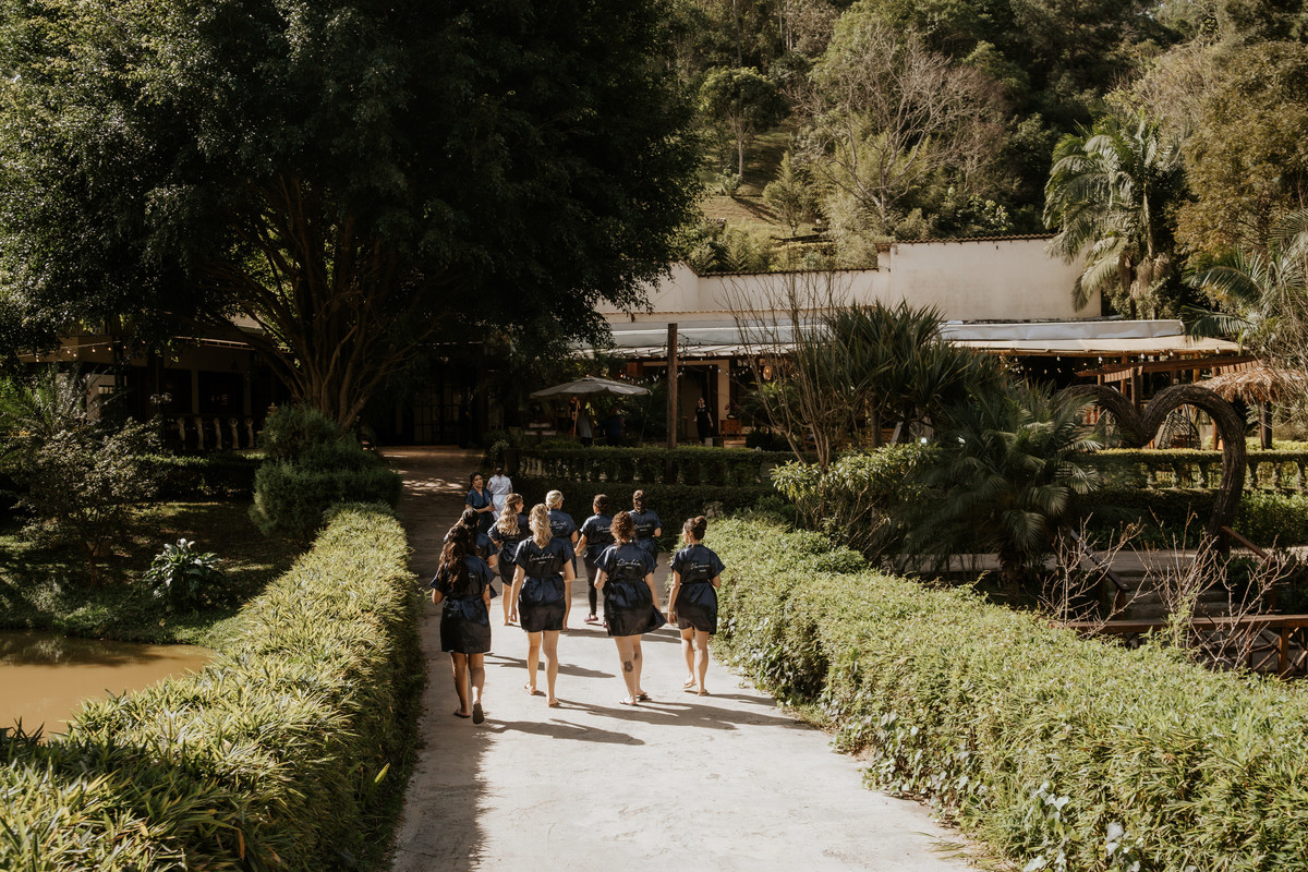 casamento, wedding, noiva, dia da noiva, bride, vestido de noiva, maquiagem de noiva, cerimônia de casamento, dia do noivo, casamento externo, casamento no campo, espaço la forêt, madrinhas