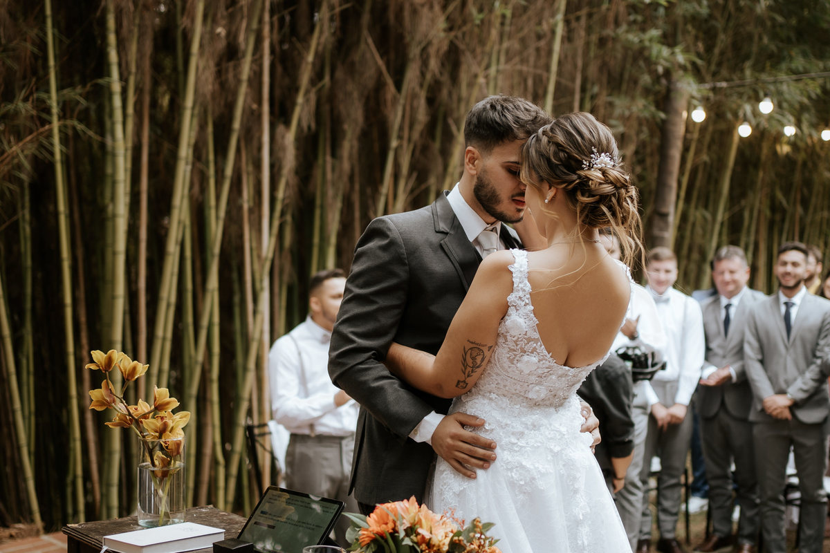 casamento, wedding, noiva, dia da noiva, bride, vestido de noiva, maquiagem de noiva, cerimônia de casamento, dia do noivo, casamento externo, casamento no campo, espaço la forêt, madrinhas