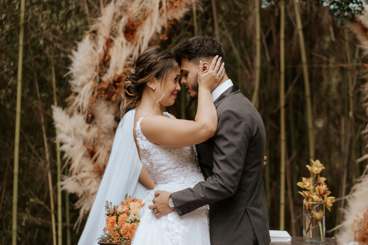 casamento, wedding, noiva, dia da noiva, bride, vestido de noiva, maquiagem de noiva, cerimônia de casamento, dia do noivo, casamento externo, casamento no campo, espaço la forêt, madrinhas