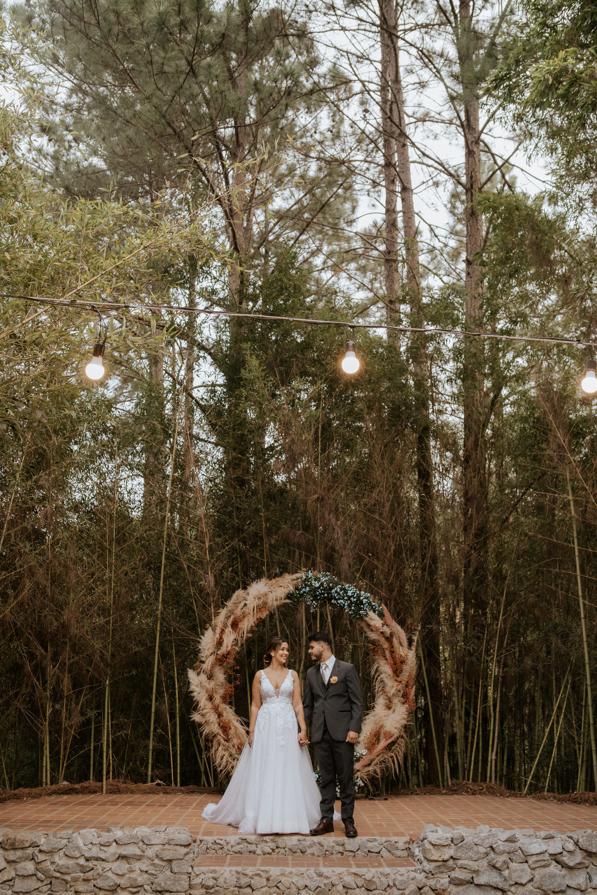 casamento, wedding, noiva, dia da noiva, bride, vestido de noiva, maquiagem de noiva, cerimônia de casamento, dia do noivo, casamento externo, casamento no campo, espaço la forêt, madrinhas