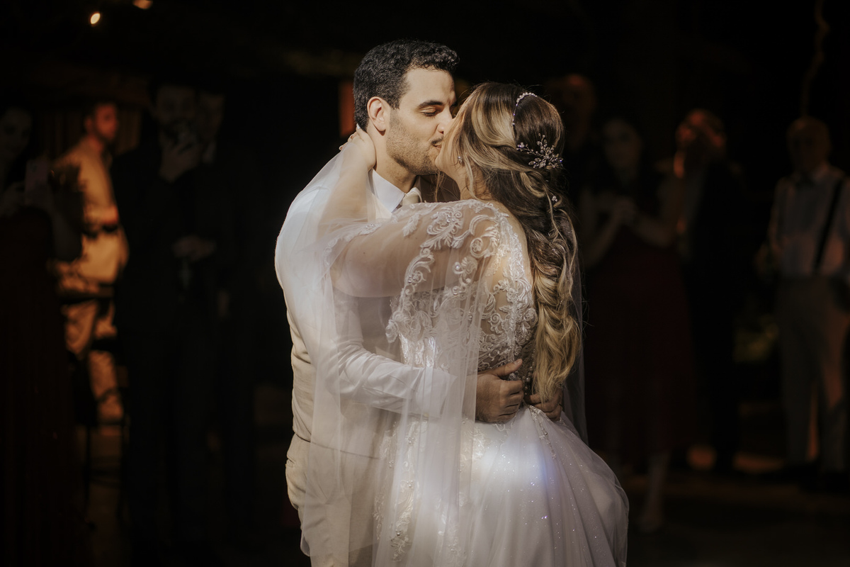 casamento, wedding, noiva, dia da noiva, bride, vestido de noiva, maquiagem de noiva, cerimônia de casamento, dia do noivo, sítio são jorge, casamento temático, disney, casamento tema disney