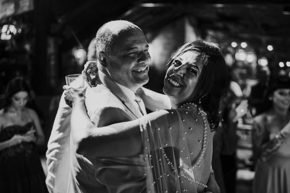 casamento, wedding, noiva, dia da noiva, bride, vestido de noiva, maquiagem de noiva, cerimônia de casamento, dia do noivo, sítio são jorge, casamento temático, disney, casamento tema disney