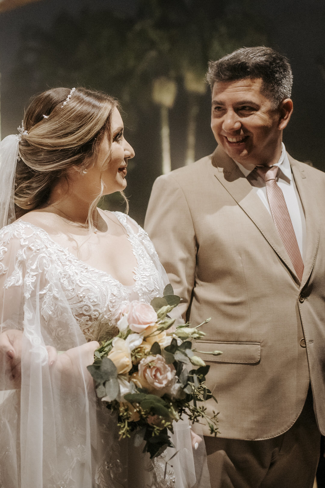 casamento, wedding, noiva, dia da noiva, bride, vestido de noiva, maquiagem de noiva, cerimônia de casamento, dia do noivo, sítio são jorge, casamento temático, disney, casamento tema disney