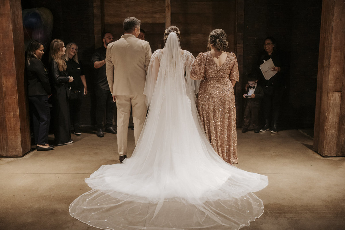 casamento, wedding, noiva, dia da noiva, bride, vestido de noiva, maquiagem de noiva, cerimônia de casamento, dia do noivo, sítio são jorge, casamento temático, disney, casamento tema disney