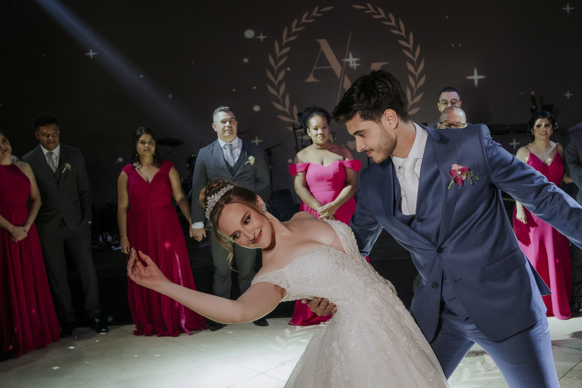 wedding, casamento, pre-wedding, pré-wedding, cerimônia religiosa, cerimônia católica, casamento católico, fotos de noivos, noivos, dia da noiva, dia do noivo, festa de casamento, dança dos noivos, dança dos noivos na festa do casamento, balada de casamen