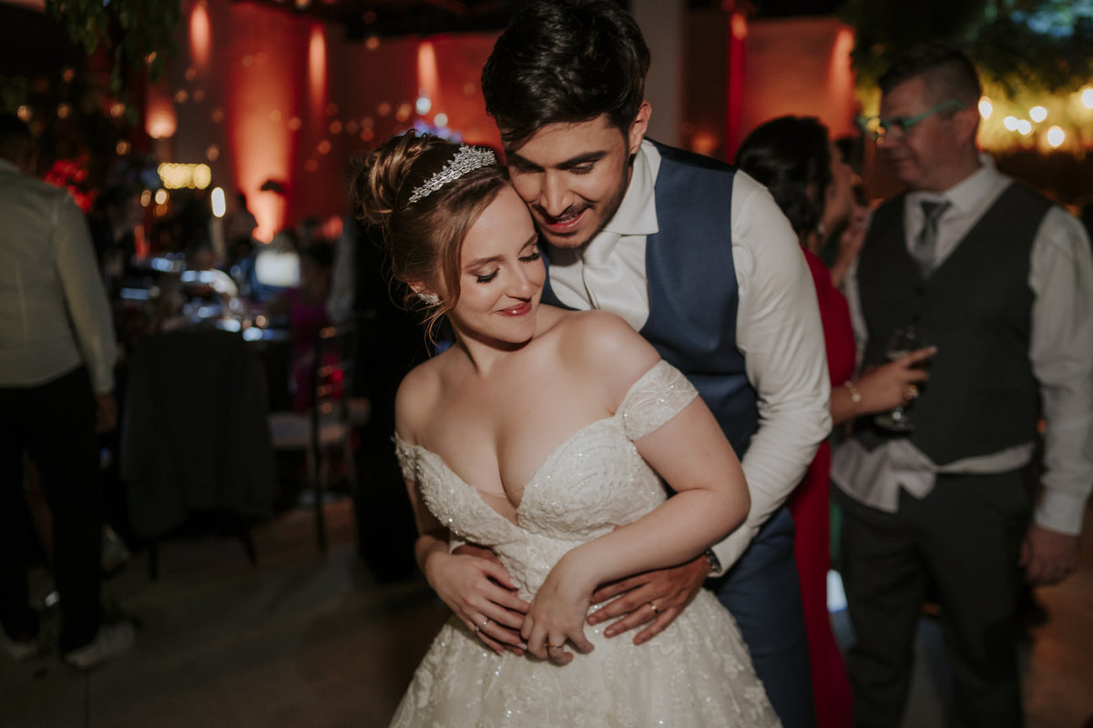 wedding, casamento, pre-wedding, pré-wedding, cerimônia religiosa, cerimônia católica, casamento católico, fotos de noivos, noivos, dia da noiva, dia do noivo, festa de casamento, dança dos noivos, dança dos noivos na festa do casamento, balada de casamen