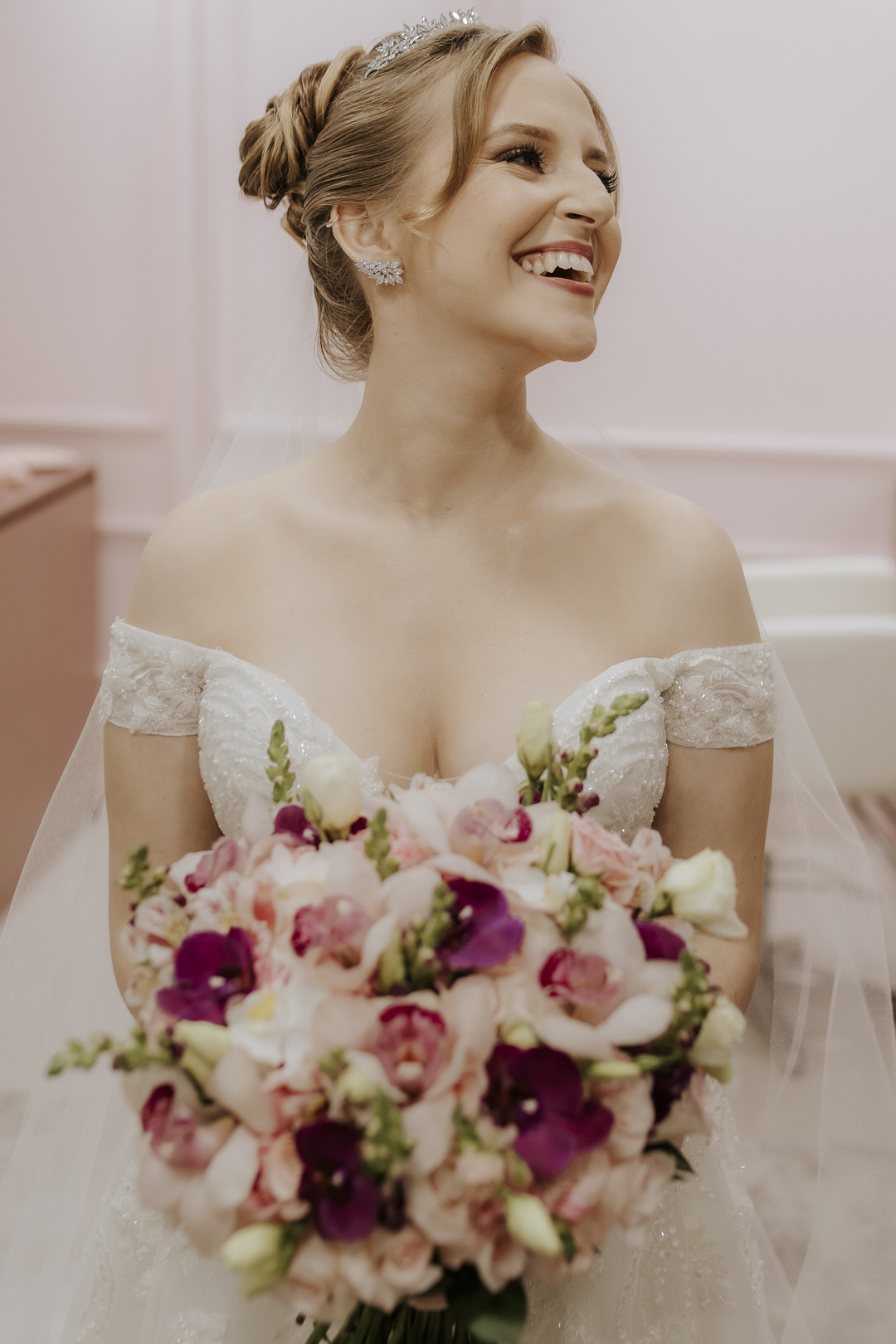 wedding, casamento, pre-wedding, pré-wedding, cerimônia religiosa, cerimônia católica, casamento católico, fotos de noivos, noivos, dia da noiva, dia do noivo, paisagem ponte estaiada