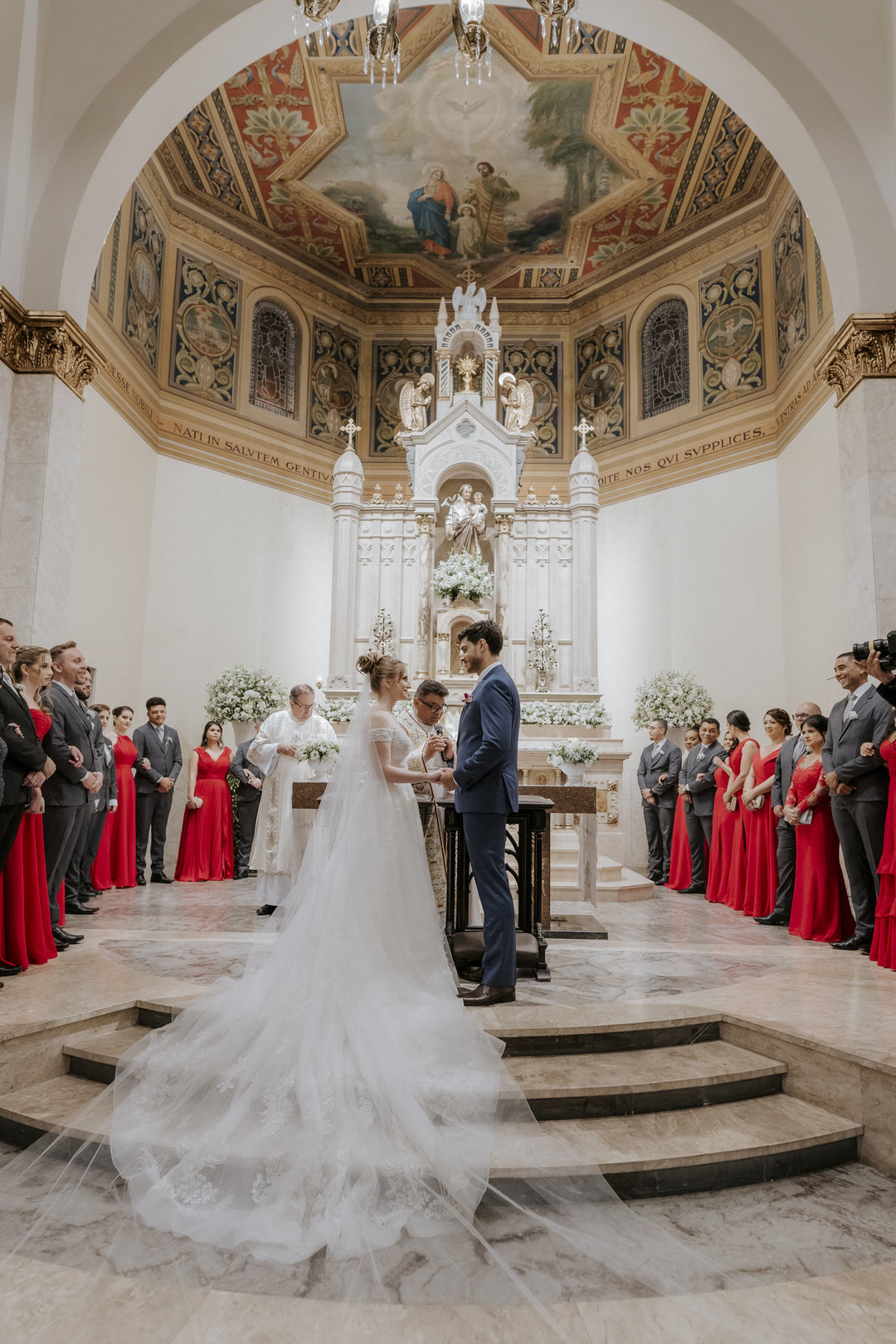 wedding, casamento, pre-wedding, pré-wedding, cerimônia religiosa, cerimônia católica, fotos de noivos, noivos, paróquia são josé jardim europa, casamento católico