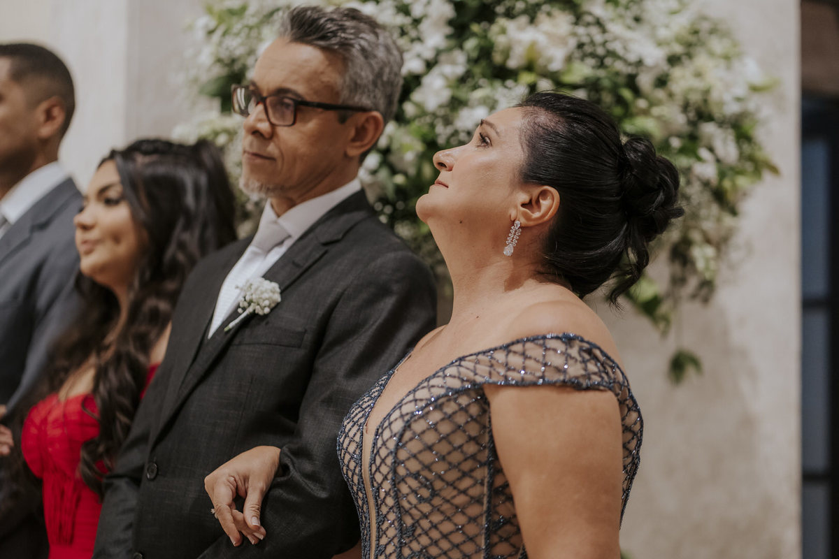 wedding, casamento, pre-wedding, pré-wedding, cerimônia religiosa, cerimônia católica, fotos de noivos, noivos, paróquia são josé jardim europa, casamento católico