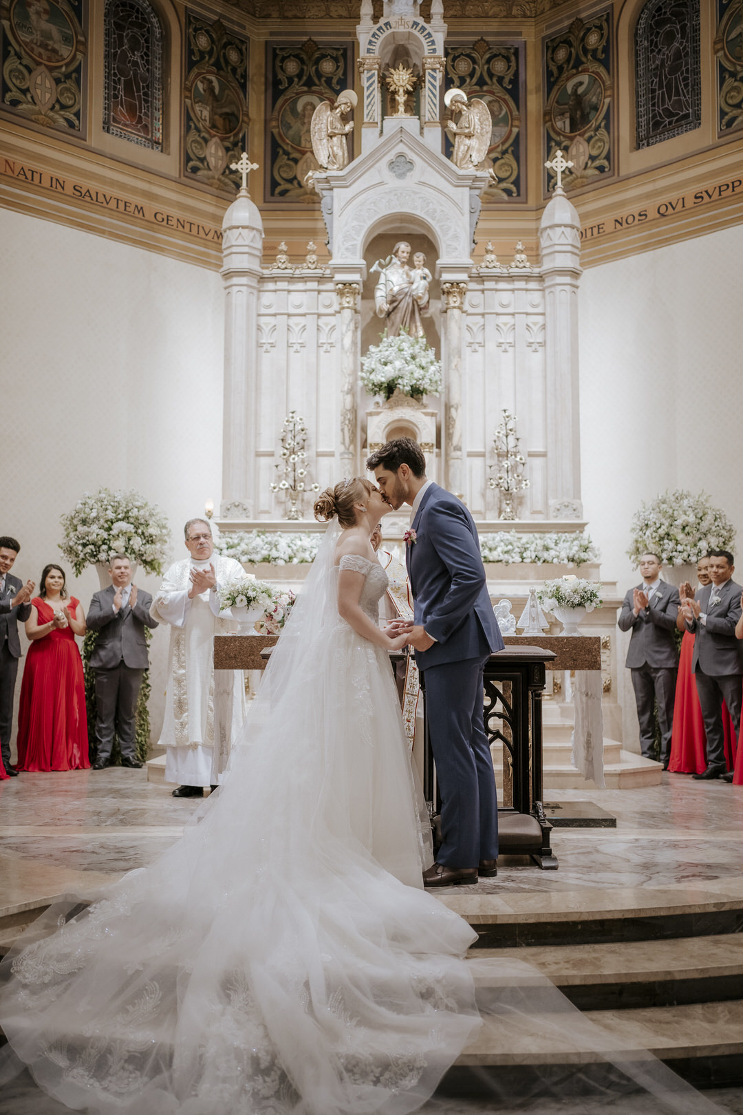 wedding, casamento, pre-wedding, pré-wedding, cerimônia religiosa, cerimônia católica, fotos de noivos, noivos, paróquia são josé jardim europa, casamento católico