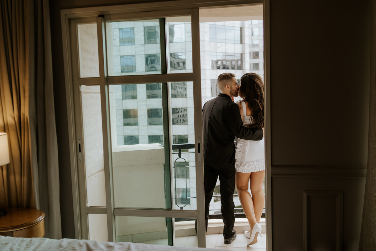 ensaio fotográfico, ensaio de casal, pré-wedding, ensaio de fotos, ensaio de foto, prewedding, ensaio pré-casamento, ensaio fotográfico pré-casamento, ensaio de casal diferente, ensaio casal interno, casamento, wedding, noivos, fotos de noivos