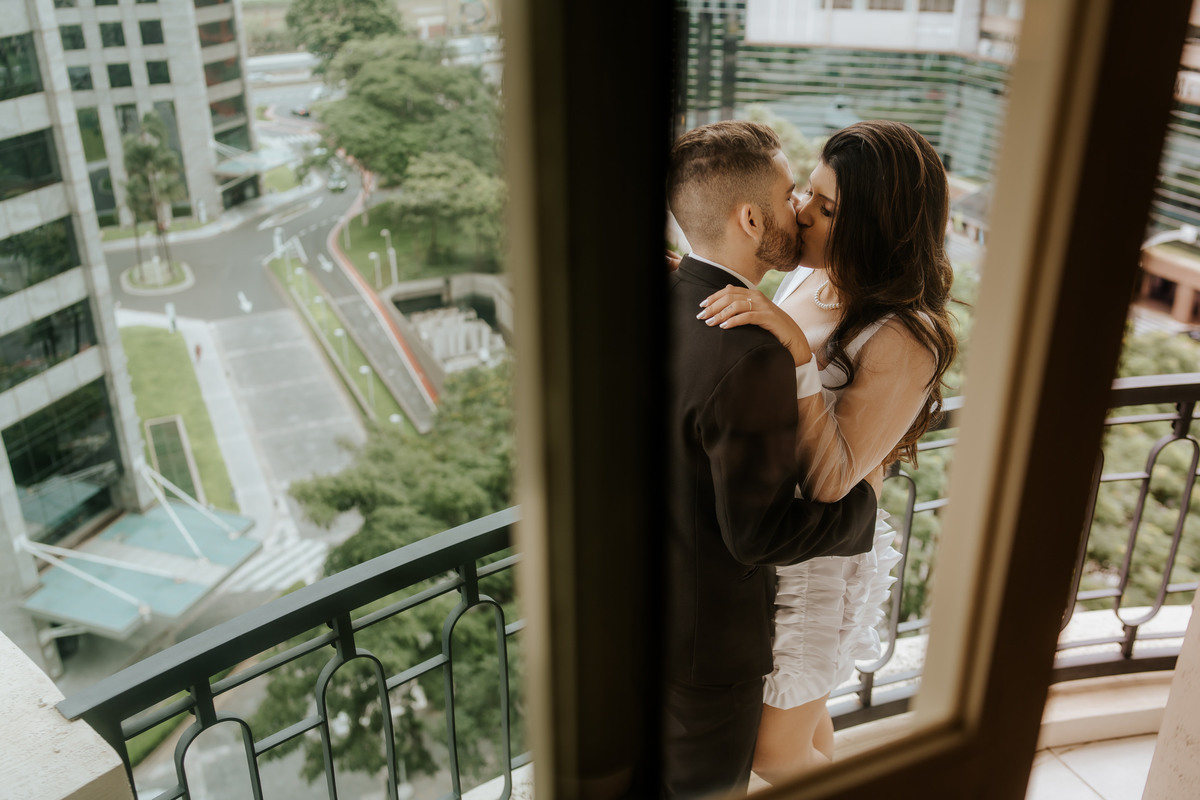 ensaio fotográfico, ensaio de casal, pré-wedding, ensaio de fotos, ensaio de foto, prewedding, ensaio pré-casamento, ensaio fotográfico pré-casamento, ensaio de casal diferente, ensaio casal interno, casamento, wedding, noivos, fotos de noivos