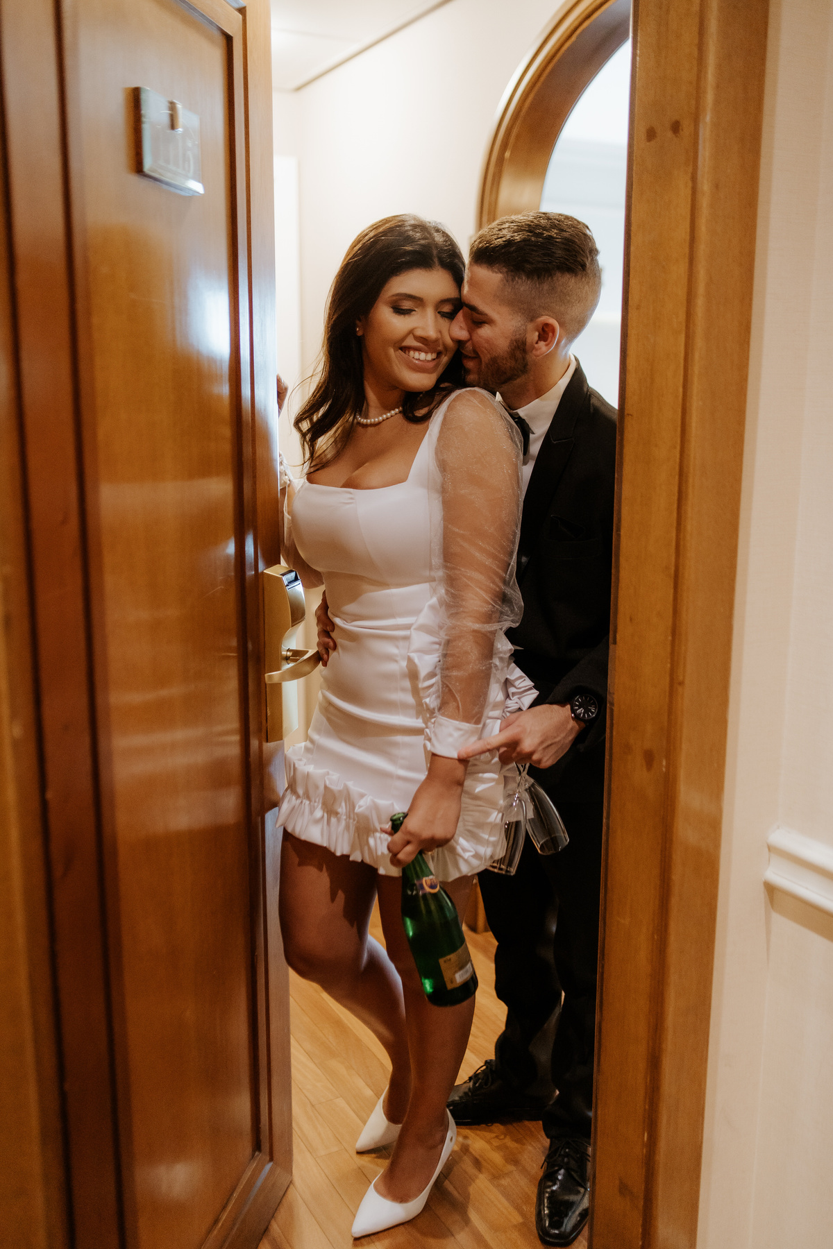 ensaio fotográfico, ensaio de casal, pré-wedding, ensaio de fotos, ensaio de foto, prewedding, ensaio pré-casamento, ensaio fotográfico pré-casamento, ensaio de casal diferente, ensaio casal interno, casamento, wedding, noivos, fotos de noivos